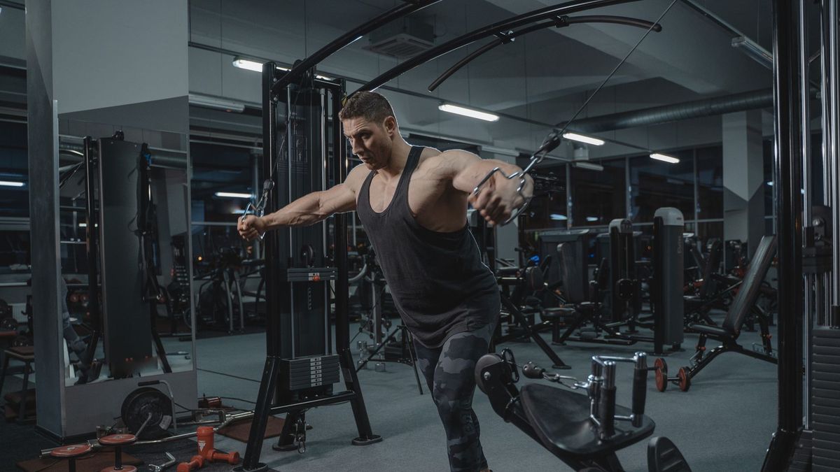 seated cable row gym
